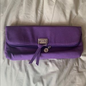 ✨Free w/ any bundle purchase✨ Chi bag